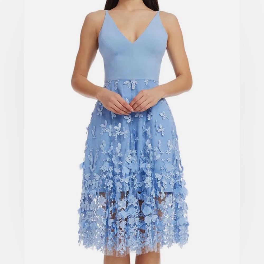 Darleen V-Neck Embroidered Mesh Cocktail Dress, Sky color, Size Large (8-10)